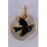 Médaille en nacre et colombe en plaqué or, 1.5 cm